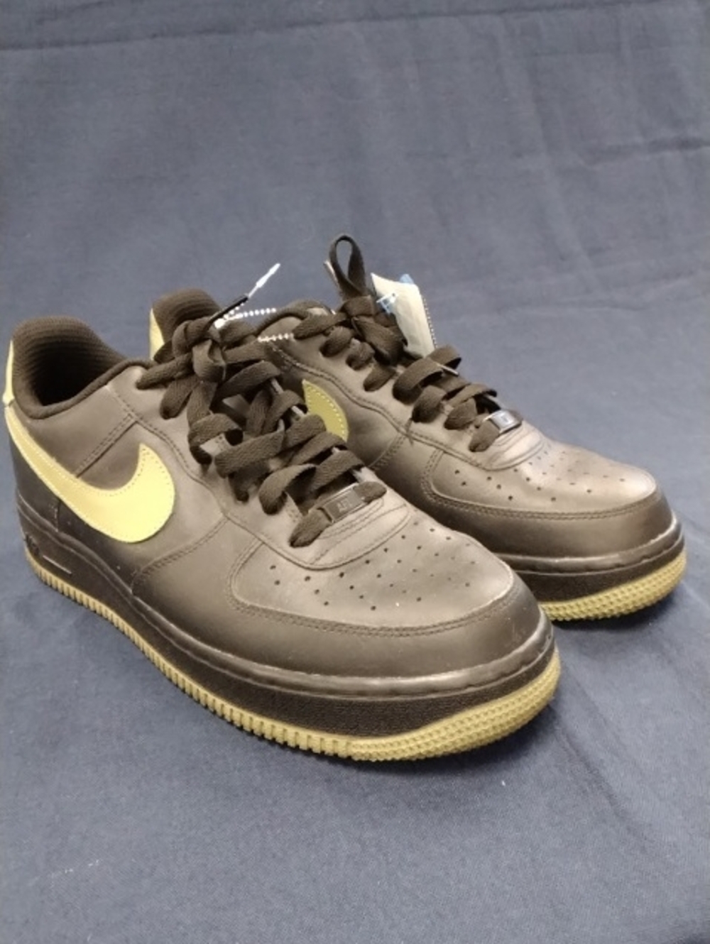 Nike Men's Low-Top Sneakers in Brown and Yellow